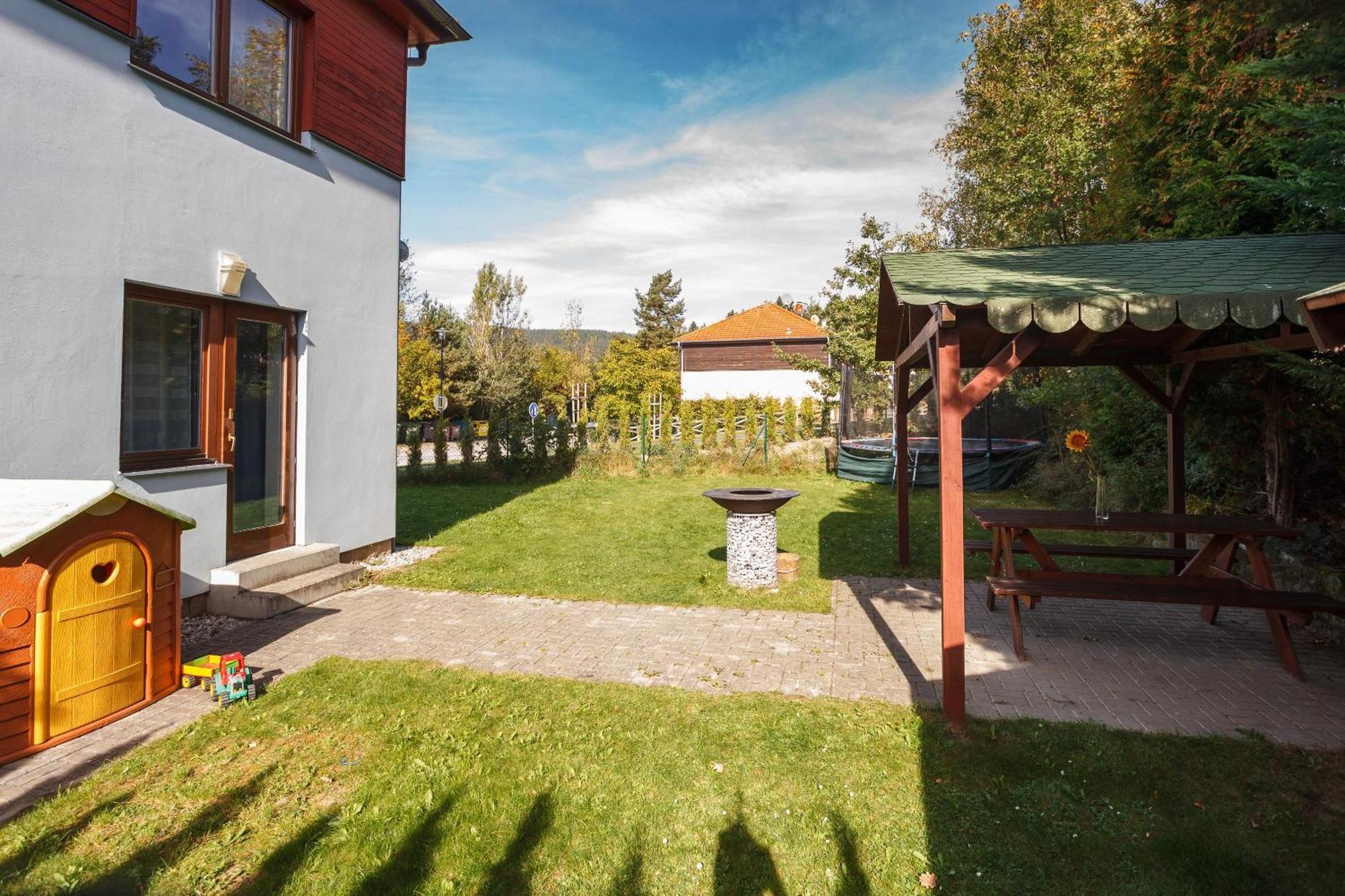 Vila Kubik Lipno 伏尔塔瓦河畔利普诺 外观 照片