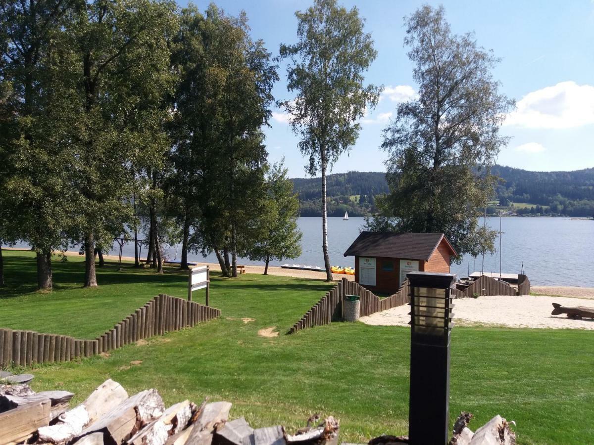 Vila Kubik Lipno 伏尔塔瓦河畔利普诺 外观 照片